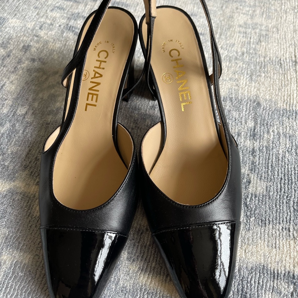 Chanel Sling-back, 2.6 inch heel, Lambskin & Patent Calfskin, Black 37.5 / 7.5B